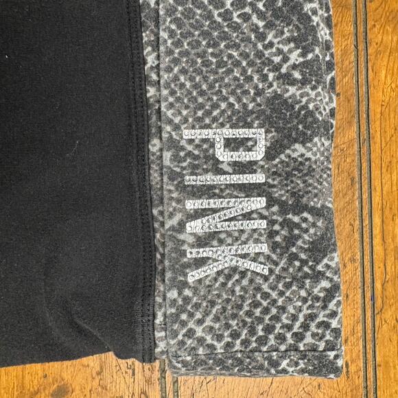 Pink Victoria’s Secret fold over yoga capri pants small - Picture 2 of 5